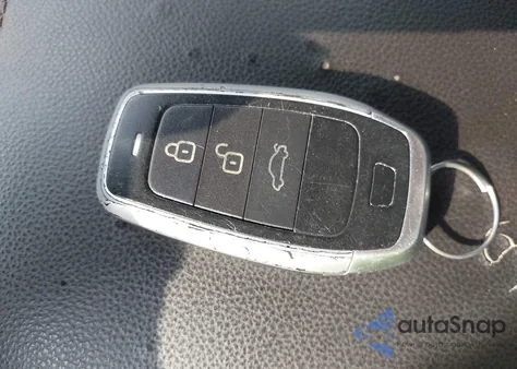 2018 Chevrolet Impala 1Lt z USA, uszkodzony, nr VIN 2G1105SAXJ9157901